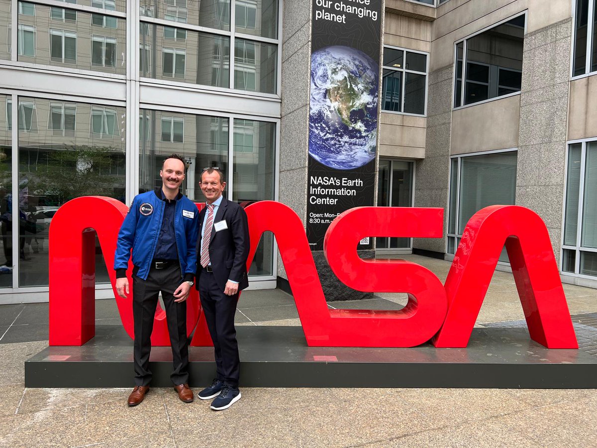 Had the opportunity this week to connect with Switzerland's trailblazer in space, Astronaut Marco Sieber, at @NASA headquarter in Washington D.C. #SpaceExploration 🇨🇭🇺🇸
