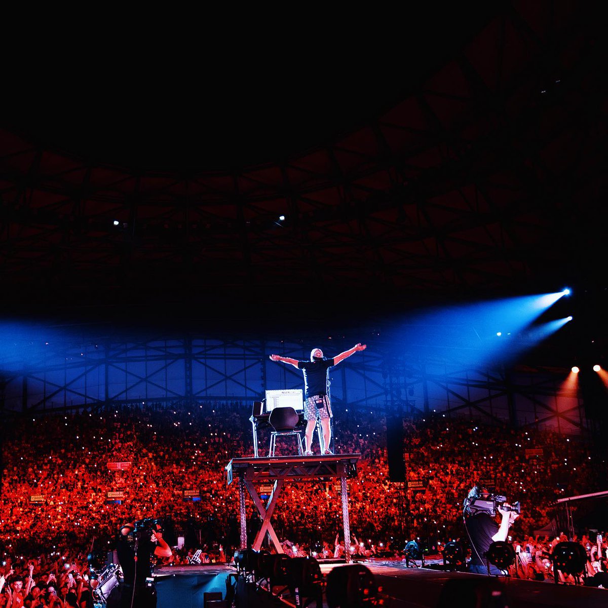 viewsfrance's tweet photo. Plus d'un million.

Le nombre de personnes qui étaient dans les files d'attente pour les concerts de Jul au Stade de France et au Stade Vélodrome.