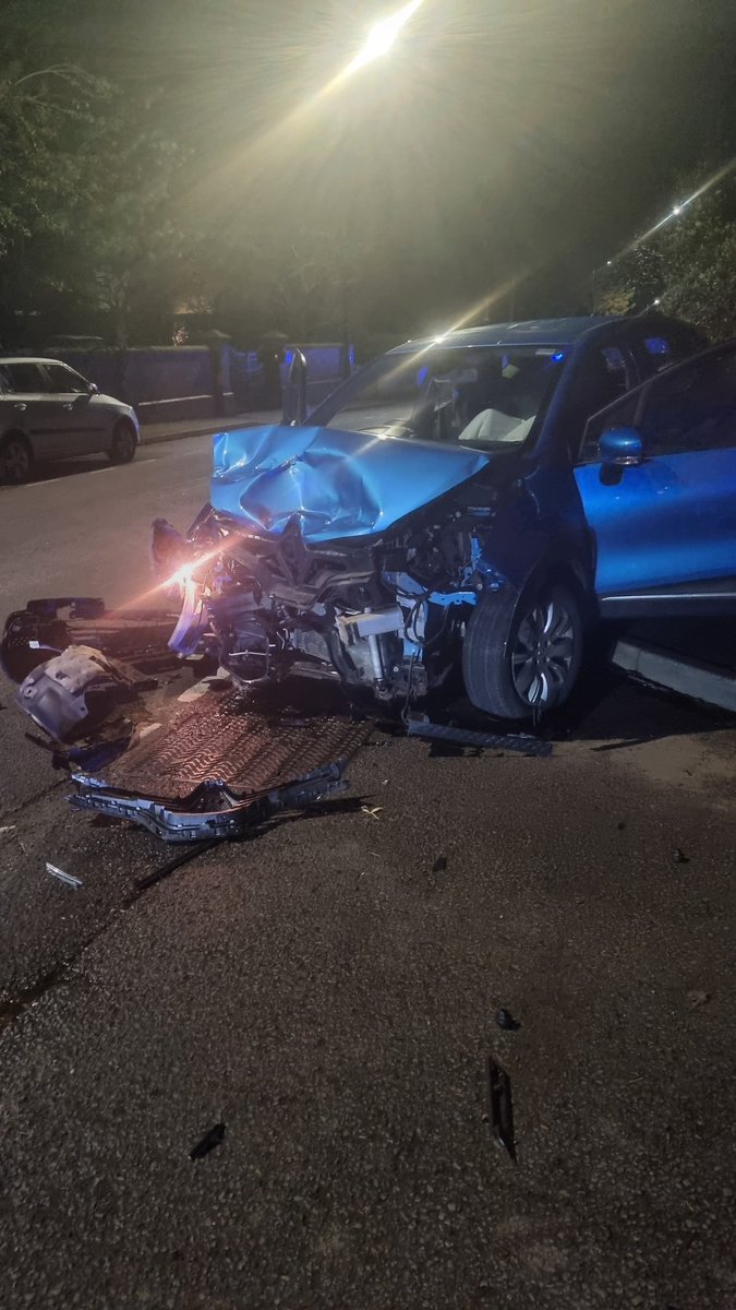 UniqueRubik's tweet image. Soo, 3 weeks ago, some absolute wanker decided to get pissed, drive home and take my car out in the process. Thankfully, I walked away with only a fractured thumb, neck pain, chest pain, and some nasty bruises. It could have been a lot worse. 
Don't drive and drive, guys!!
