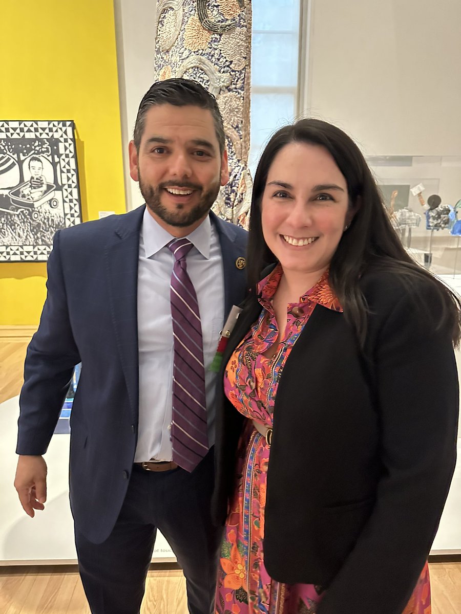 Grateful to Doctor @RepRaulRuizMD from CA-25 for his leadership & kindness! Last night we spoke about #Latino health, access challenges faced by our communities in #California, and the importance of diversity in the healthcare workforce & representation of @LatinasInMed