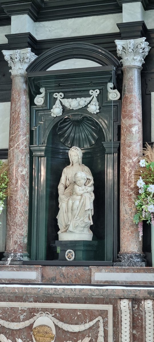 The Church of Our Lady in Brugge is home to Michelangelo's statue of Madonna with Child. During #WW2 the statue was taken by Germans as Hitler wanted it for his museum in Linz. After the war, the statue was recovered from the Altausse Salt Mines by the Monuments Men & returned.