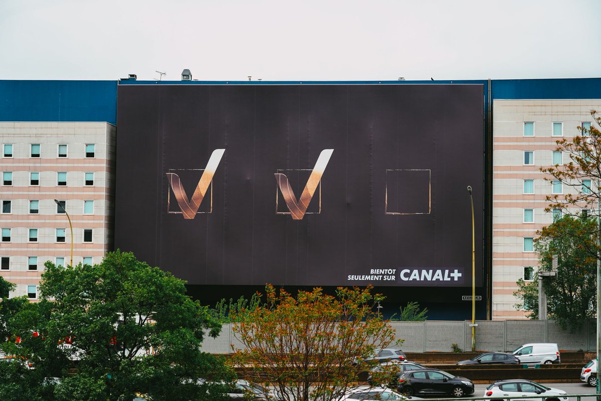 Maxi campagne minimaliste de Canal+ pour annoncer la 3ème saison de Validé. On valide l'idée ?