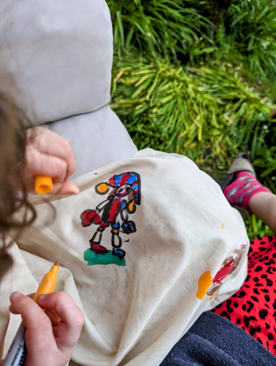 LearnShine's tweet photo. Bizarrely,I was sent me the 1st picture when Dora (in plaits) suddenly appeared in a (new🤦🏻‍♀️)pillow case she'd decided to turn into a dress...to go fishing.She always reminds me to seize the moment. #nature #gonefishing #fashiondesign #creative #learntoshineschool #autism #ADHD https://t.co/jzlhRhE6p0