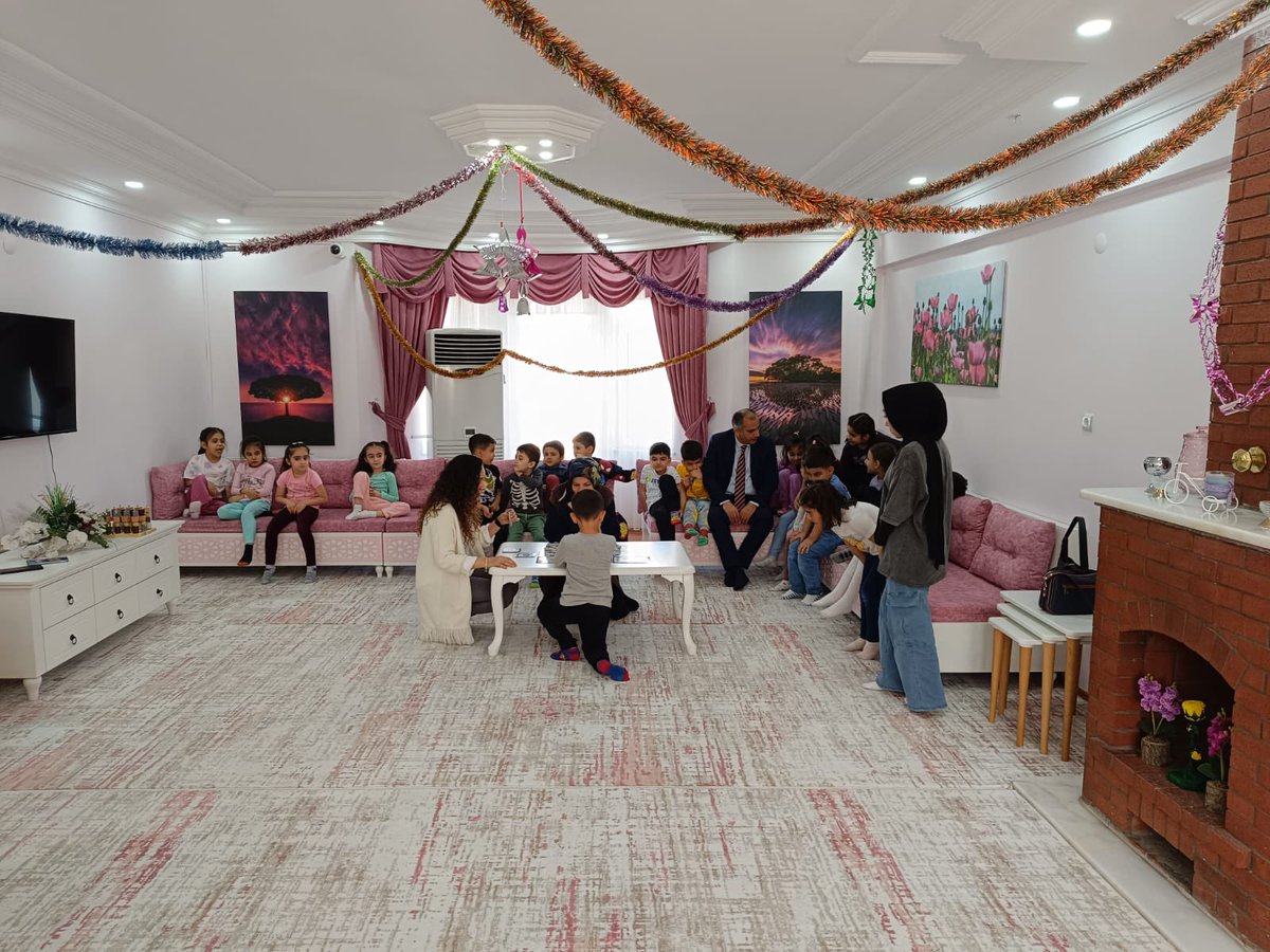 📍Aile Yaşam Merkezimizde, Mehmet Emin Bitlis İlkokulu Anasınıfı öğrencilerini misafir ettik.👶👧

Farklı etkinlikler hazırladığımız çocuklarımıza unutamayacakları anılar biriktirdik.😍😇