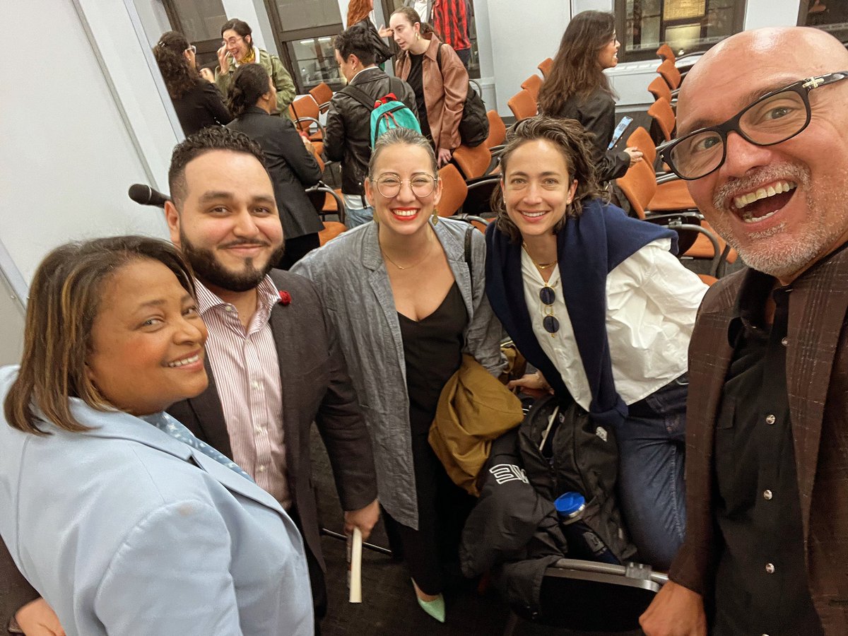 Last night I got to speak at the @newmarkjschool journalism school at @CUNY and catch up with some best journalists in the business! @lorimontenegro @Carrasquillo @paoramos @isvettverde #BrownConsultantsMatter