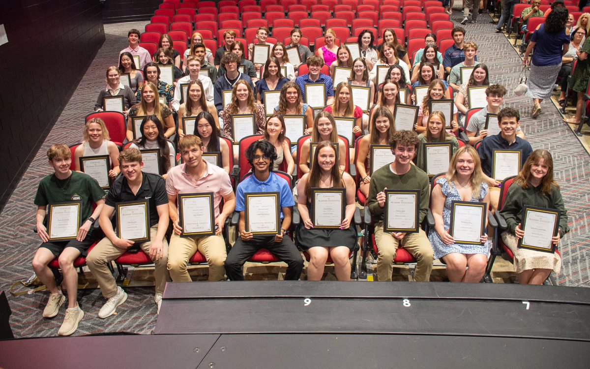 arteducate's tweet photo. Yesterday Milford High School recognized Class of 2024 students that have a GPA of 4.50 or higher in the annual Summa Cum Laude ceremony. I was glad to see a few of my students who are going on to study art and graphic design at the college level! Congratulations seniors! 🦅 🏆 https://t.co/OPGZghvE2b