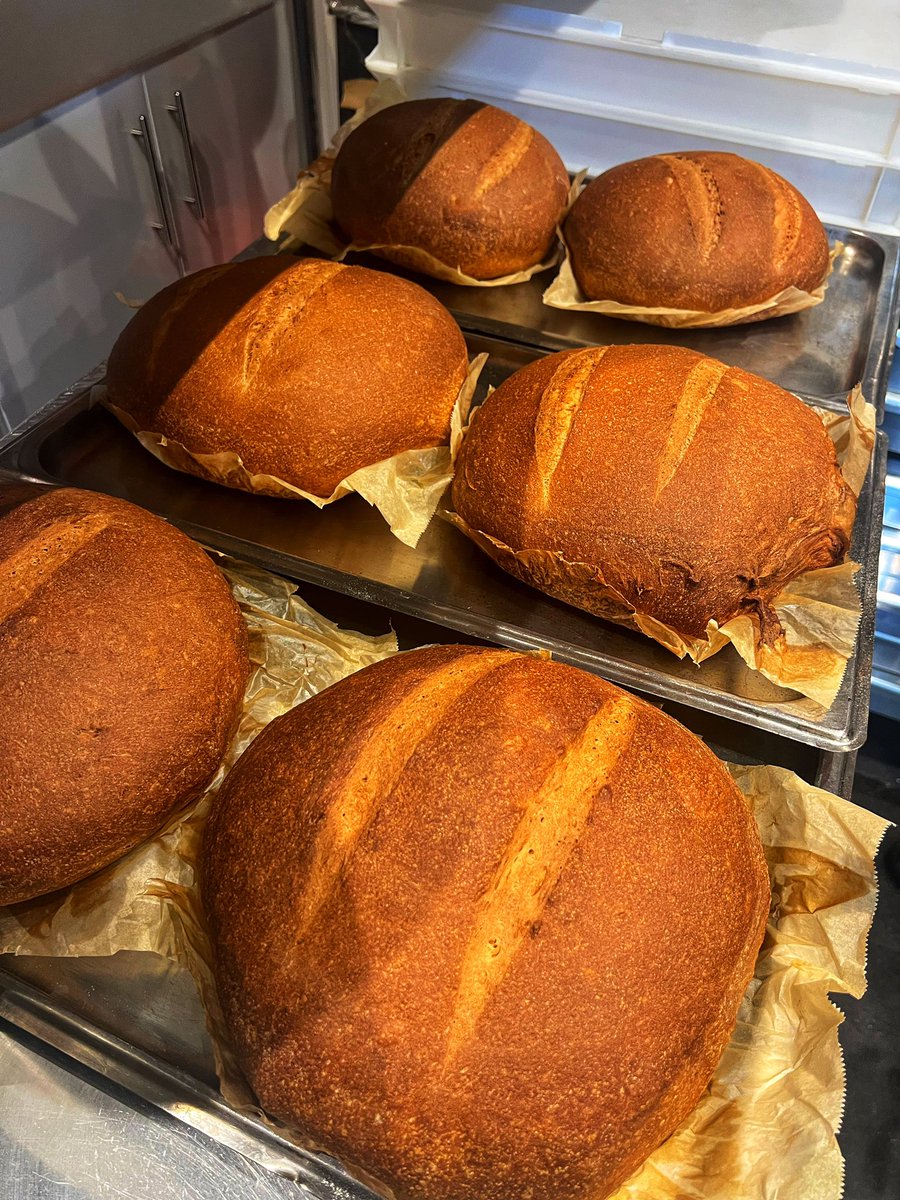 Lombardis1's tweet photo. Fresh homemade bread ready for our bruschetta ❤️ https://t.co/I5vgkoVI3S