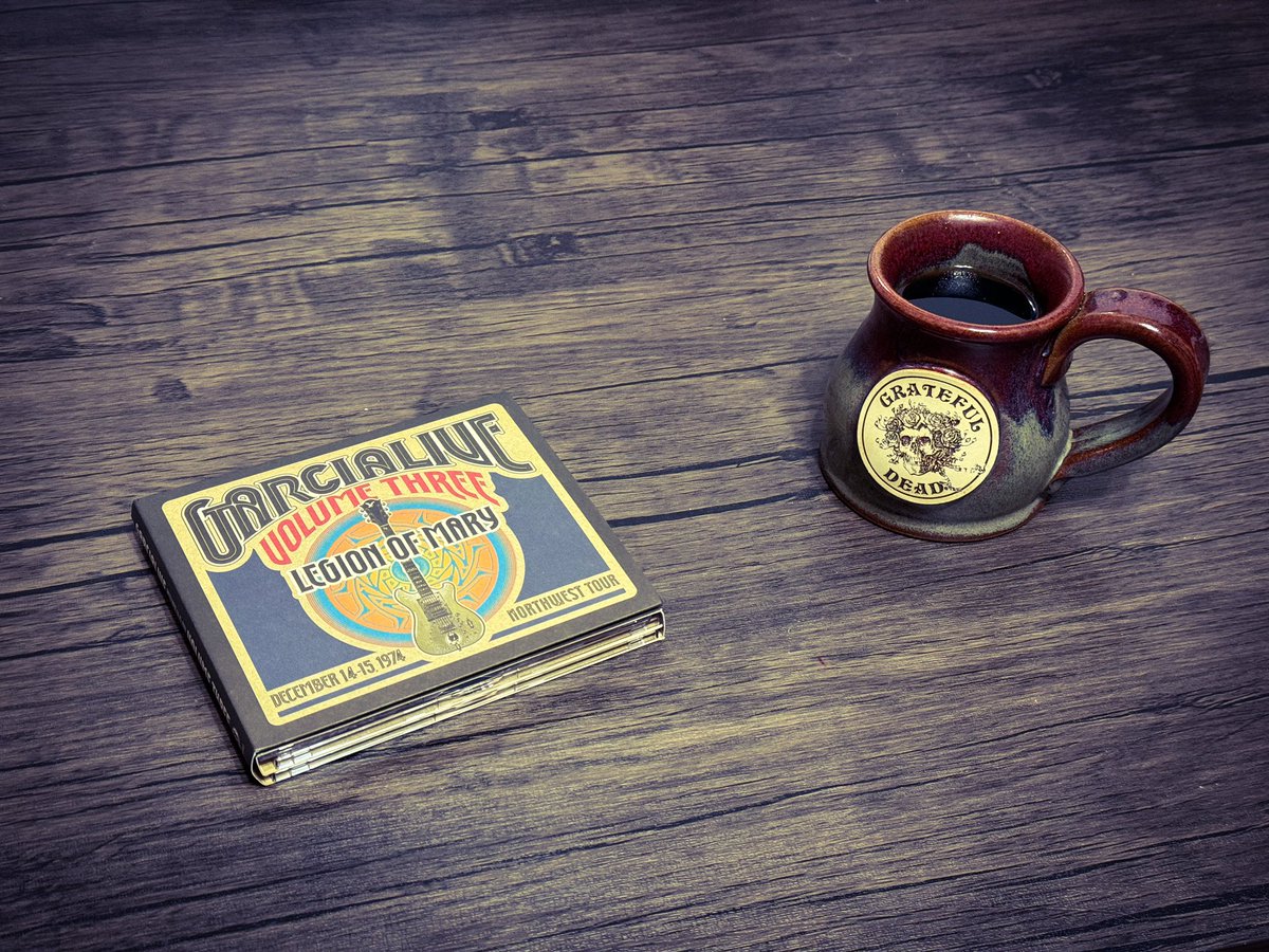 papa_grizzly_'s tweet photo. Good morning! ☕️✌🏻
Starting my day off with Legion Of Mary - GarciaLive Volume 3: 12/14-15/74
@jerrygarcia #JerryGarcia #MerlSaunders #JohnKahn #MartinFierro #RonTutt https://t.co/rspAfBE2Gl