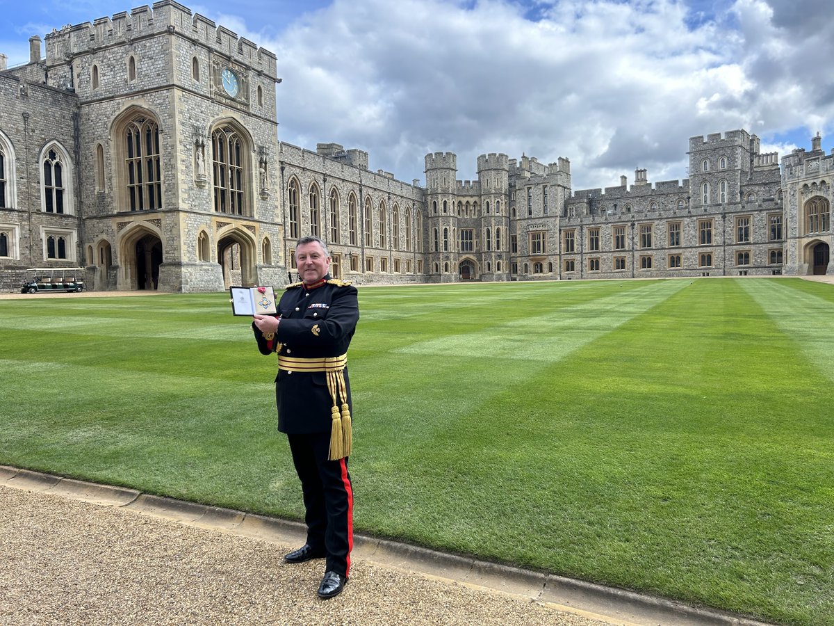 How it started and how it’s going. #Windsor #WelshGuards #REME #Wiltshire A super proud day: not least because of those we pass the baton on too. 🇬🇧⚔️🙏