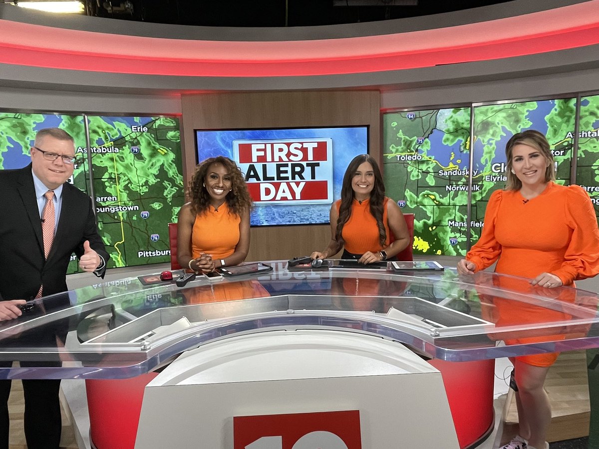 TODAY is GO ORANGE 4 SAFETY DAY! 🦺 🚧 

It serves as a reminder to slow down &amp; be careful while driving by roadside workers &amp; construction zones. 

43 <a href="/ODOT_Statewide/">Ohio Dept of Transportation</a> crews have already been hit so far this year! Move over &amp; slow down!