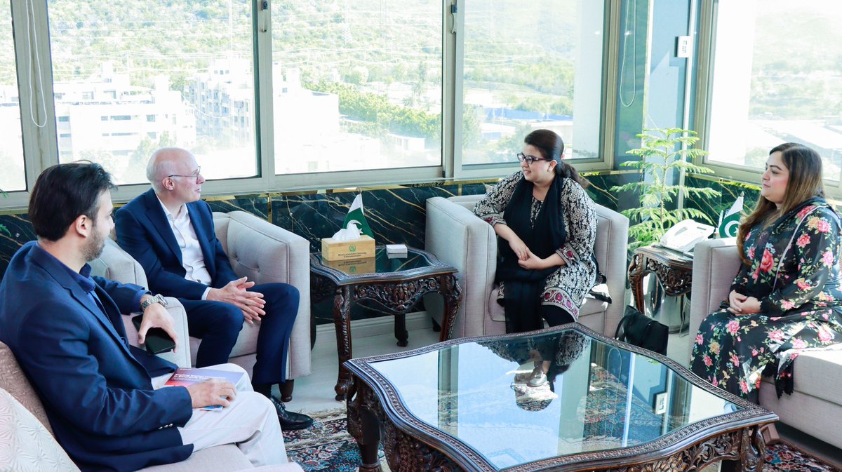 Delegation of GSMA called on Minister of State for IT and Telecommunication Ms. Shaza Fatima Khawaja in Islamabad on April 17, 2024. Matters related to #startups, #Innovation and #digitalization were discussed in the meeting. @ShazaFK #MOITT #InvestInPakistan #GSMA
