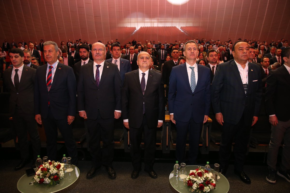ostimosb's tweet photo. Savunma ve Havacılıkta İşbirliği Günleri (#icdda) 50'ye yakın ülkeden, yüzlerce firmanın katılımıyla başladı. Etkinlik 3 gün boyunca ATO Congresium’da devam edecek. Cumhurbaşkanımız Sayın
@RTErdogan'ın mesajının okunmasıyla başladı. @SavunmaSanayii @halukgorgun @ostimsavunma https://t.co/LnqdK8yfUO