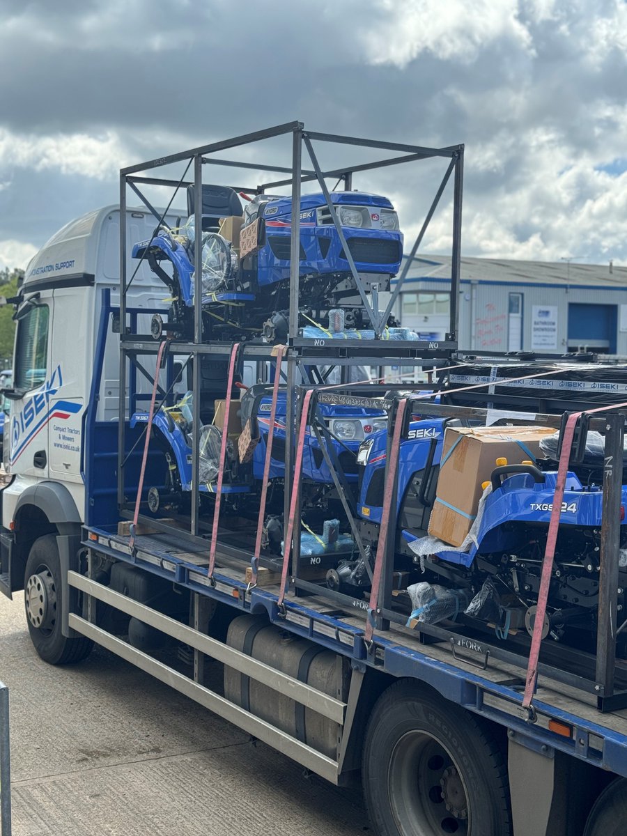 iseki_uk's tweet photo. It's been a hectic day so far at our Head Office!

All orders are prepared and set to go out to our Dealers 🚜
#isekiuk #tractors #mowers https://t.co/iAAKY7paQH