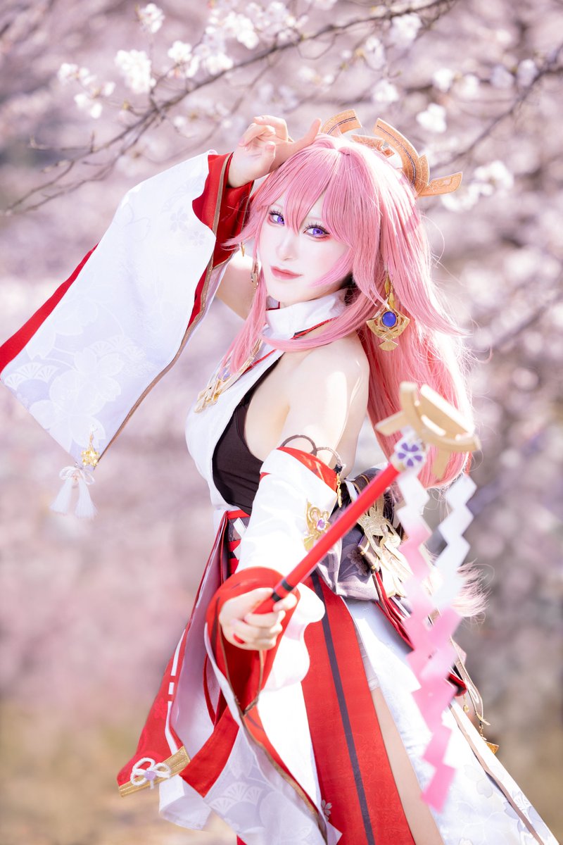 #cosplay #コスプレ . 原神 / 八重神子 Yae Miko . photo by みなと さん (@minato_kiryu ) #原神コスプレ #原神