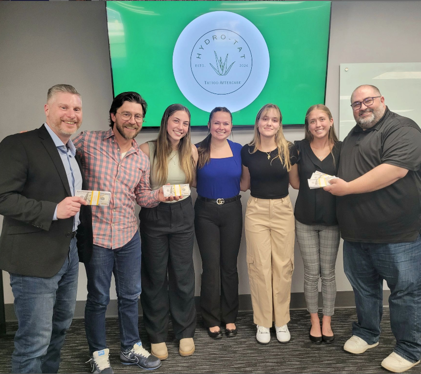 Had the HONOR of serving as a "Shark" in Dr. Rebekah Pinchback's "Shark Tank" event yesterday at @rochester_u School of Business. 

Well-written business plans &amp; passionate presentations! 

You want to HIRE graduates from this program!