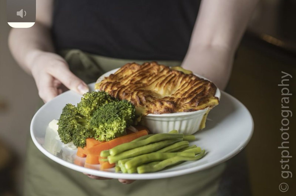 HCookin's tweet photo. Front of house staff required 
Part time positions available 
Ideal for student or second job 
Shifts include evenings &amp; weekends 
Age 18+
Must be hardworking &amp; reliable 
Please contact Kevin via Facebook or homecookinllandudno@aol.com 

Thank you https://t.co/GN5ZZsilYl