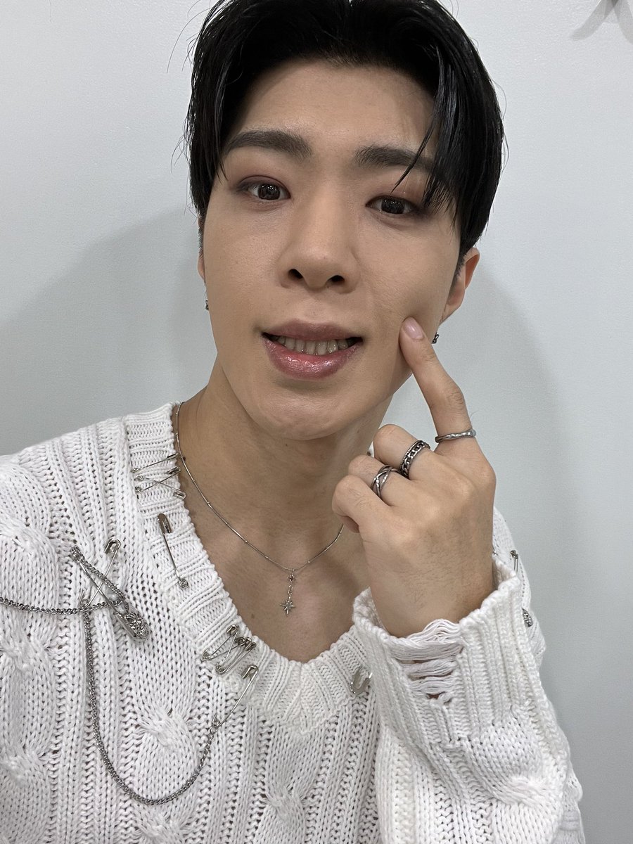 ONF_members's tweet photo. [#와이엇 #WYATT] #ONF #BYE_MY_MONSTER 
IN #쇼챔피언 https://t.co/bOvoECRe8j