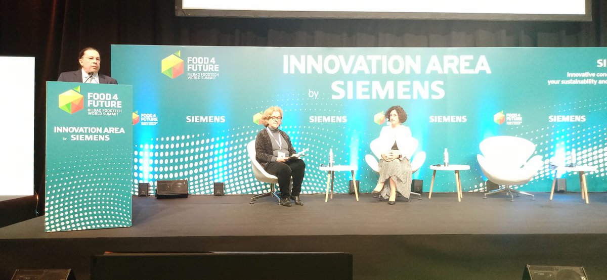 📸 IFR SPEAKER | HACIA PRÁCTICAS MÁS SOSTENIBLES - Luis Calavera, director Área FOOD de @IFR_Group ⚡'La incorporación de la tecnología, #IIOT,#IA,#BigData, son términos que han llegado para quedarse, y para mejorar, en mi opinión, la toma de decisiones'. #F4F2024 #PICKPACK2024