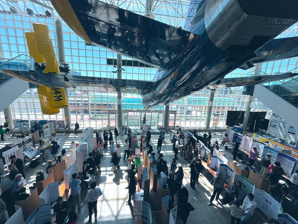 KristenMConklin's tweet image. #LISC ready to present 💪🏽🔬