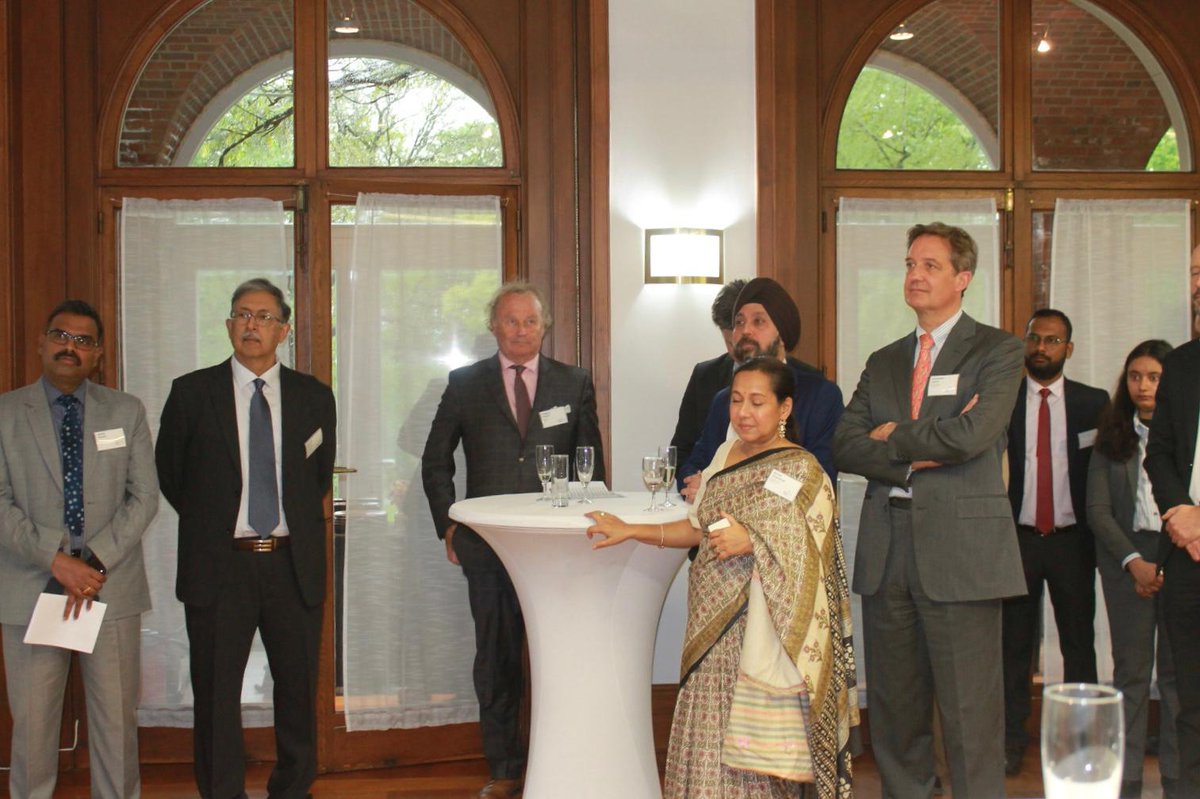 Belgo-Indian Chambers of Commerce&Industry(BICC&I) organised a “Meet the Ambassador” & investment promotion event. @AmbSaurabhKumar interacted with Belgian business leaders. BICC&I Chairman Baron Philippe Vlerick hailed India’s economic progress and strong India-Belgium relations