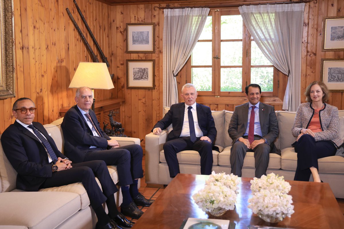sleimanfrangieh's tweet photo. سفراء "اللجنة الخماسية" في بنشعي اليوم

https://t.co/lpL9sJEfkS https://t.co/LEkVcqwDwl
