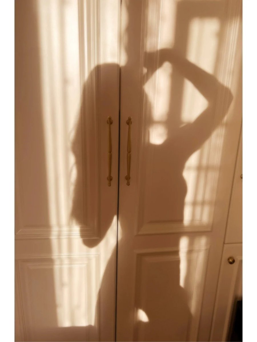 cline713's tweet photo. I woke up early in the morning. First, I looked at you. My little shadow woke up with the sun ☀️☀️🌻🌻 https://t.co/H2fXBfZ1GX