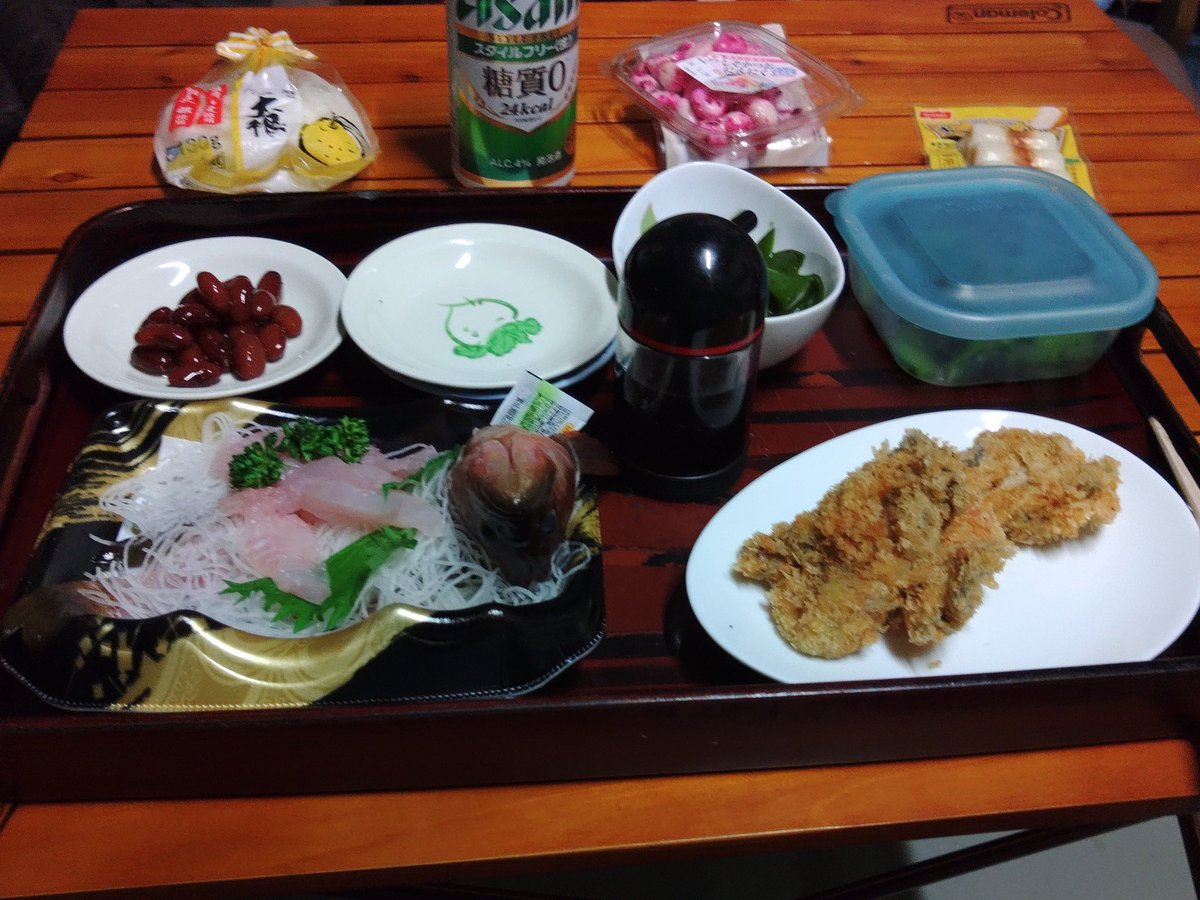 noborusawada's tweet photo. 今日の能登めし。
下宿先のお母さんがつくってくれました。
カキフライ、刺身、めちゃんこ美味しい。
地震前のように、また、全国の人達にまた味わってもらえる日が来ますように

#能登半島地震 https://t.co/NioQHg1vUq