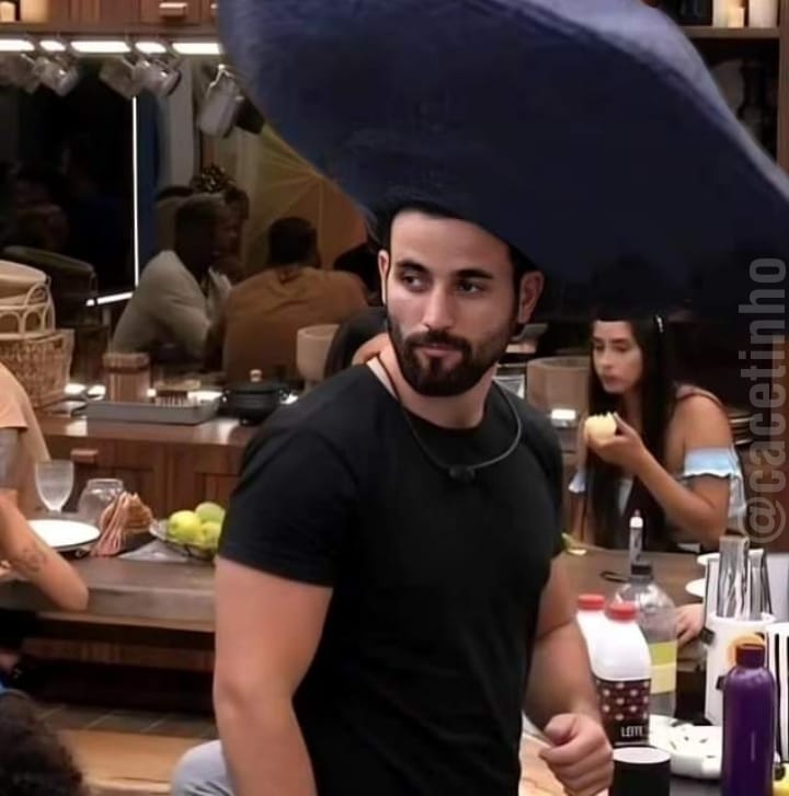cacetinhodors's tweet photo. Score do Alegrete no BBB:

- Namorando a Cunhã
- Uma boina de 5 metros
- Uma barba cortada
- Limpou a barra dos gaúchos 
- Vice, como todo bom colorado (igual eu)
- 1 churrasco assado
- Queridinho do estado 
- Participação vitalícia no Galpão Crioulo https://t.co/foH9Ahxii2