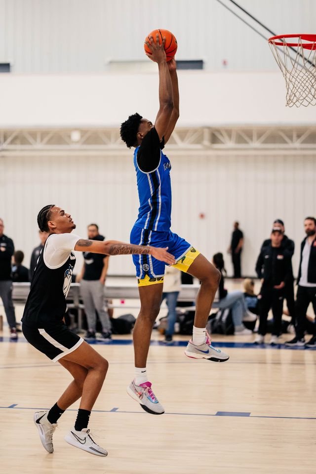 Top-50 2025 prospect Cam Ward headlines @teamdurant_AAU 17s as they enter the weekend coming off their strong 4-0 showing at East Warmup. Ward's athleticism was on display in open floor settings as he finished several dunks/lobs. He flashed shooting touch in pick-and-pops as well…