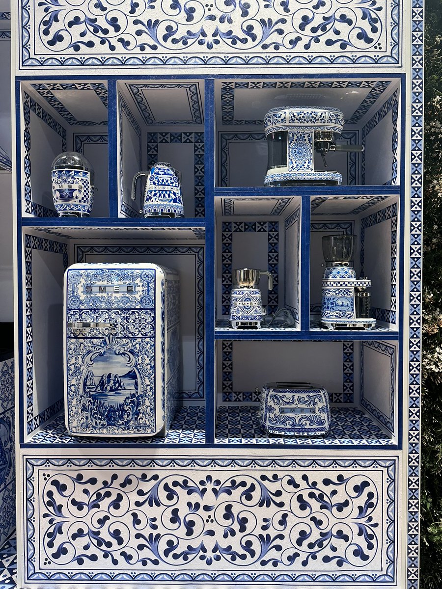 Homedit ® (@homeditcom) on Twitter photo The Smeg and Dolce & Gabbana collaboration continues in the Blu Mediterraneo Project, featuring small appliances blending Smeg's design with Dolce & Gabbana's unmistakable creativity, as seen in Frigorifero d’arte, Sicily is my love, and Divina Cucina collections. <a href="/dolcegabbana/">Dolce & Gabbana</a> The Smeg and Dolce & Gabbana collaboration continues in the Blu Mediterraneo Project, featuring small appliances blending Smeg's design with Dolce & Gabbana's unmistakable creativity, as seen in Frigorifero d’arte, Sicily is my love, and Divina Cucina collections. <a href="/dolcegabbana/">Dolce & Gabbana</a>