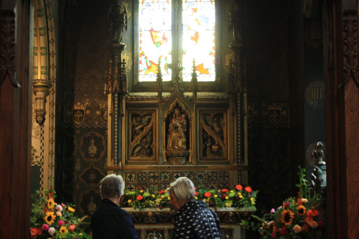 We’re looking for people to be involved in creating floral displays for this year’s Ushaw Flower Festival💐 We welcome people who are just venturing into the world of flower arranging or those who have experience under their belt. To find out more, contact us at ady@ushaw.org