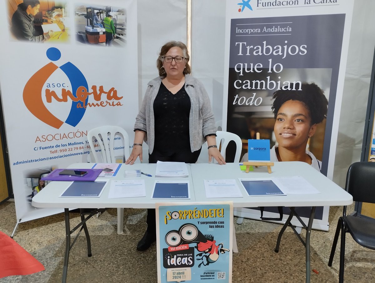 InnovaAlmeria's tweet photo. Y muchas personas se están acercando a nuestro stand para conocer y solicitar información sobre autoempleo y emprendimiento. En especial, vemos que les están interesando el préstamo social que les ofrece MicroBank, ya que no necesitan garantías reales ni avales https://t.co/UzLd0WRaZ1