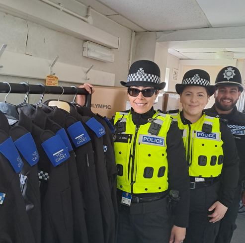 CadetsWMP's tweet image. 🥁DRUM ROLL PLEASE! 🥁 #1DC #CorpsofDrums have just taken delivery of new drums. New places available for #youngpeople 👮‍♀️👮‍♂️. Email cadets@westmidlands.police.uk Thank you to new officers Iqbal, Robinson &amp;amp; Khan for helping. #Goodluck 🤞with your passing out parade on 3rd May 2024