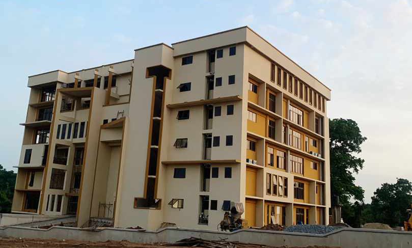 Thevokofficial's tweet photo. The current phase of the KNUST 5-storey library - Mall which will include bathrooms and be open at all hours to allow students who need to stay overnight an opportunity to take a shower and attend lectures in the morning. 🌟🌟🌟 https://t.co/VQS4rUERTx