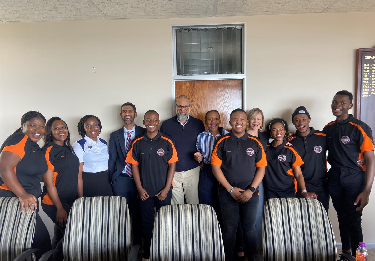 What an honor  to host the ABASA UJ Student Chapter Exco at the Department of Accountancy today! 

Your commitment to excellence is truly inspiring. 

Here's to continuing to build on our strong relationship and empowering future leaders in the field of accountancy. 

#ABASA #UJ
