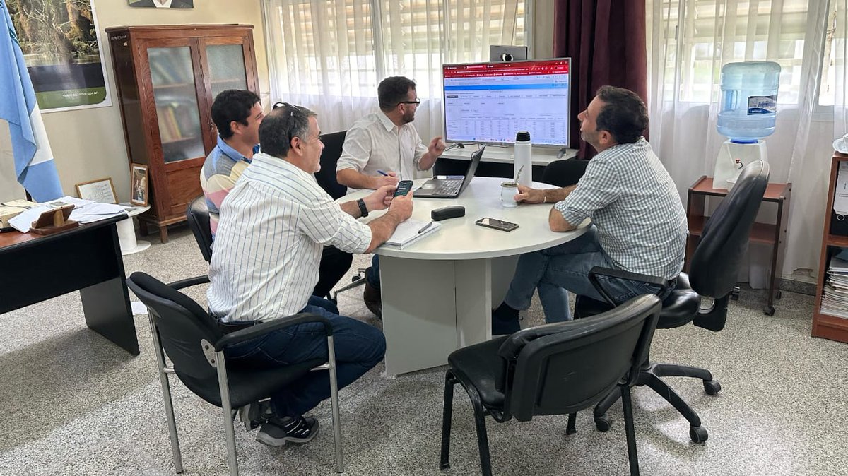 galvani_dr's tweet photo. Nos reunimos con el subsecretario y el director de Producción Sustentable del @GobiernoFormosa, Nazareno García y Flavio Aguirre, para acordar un plan de trabajo interinstitucional acorde a las necesidades regionales https://t.co/jsM34rc8Be