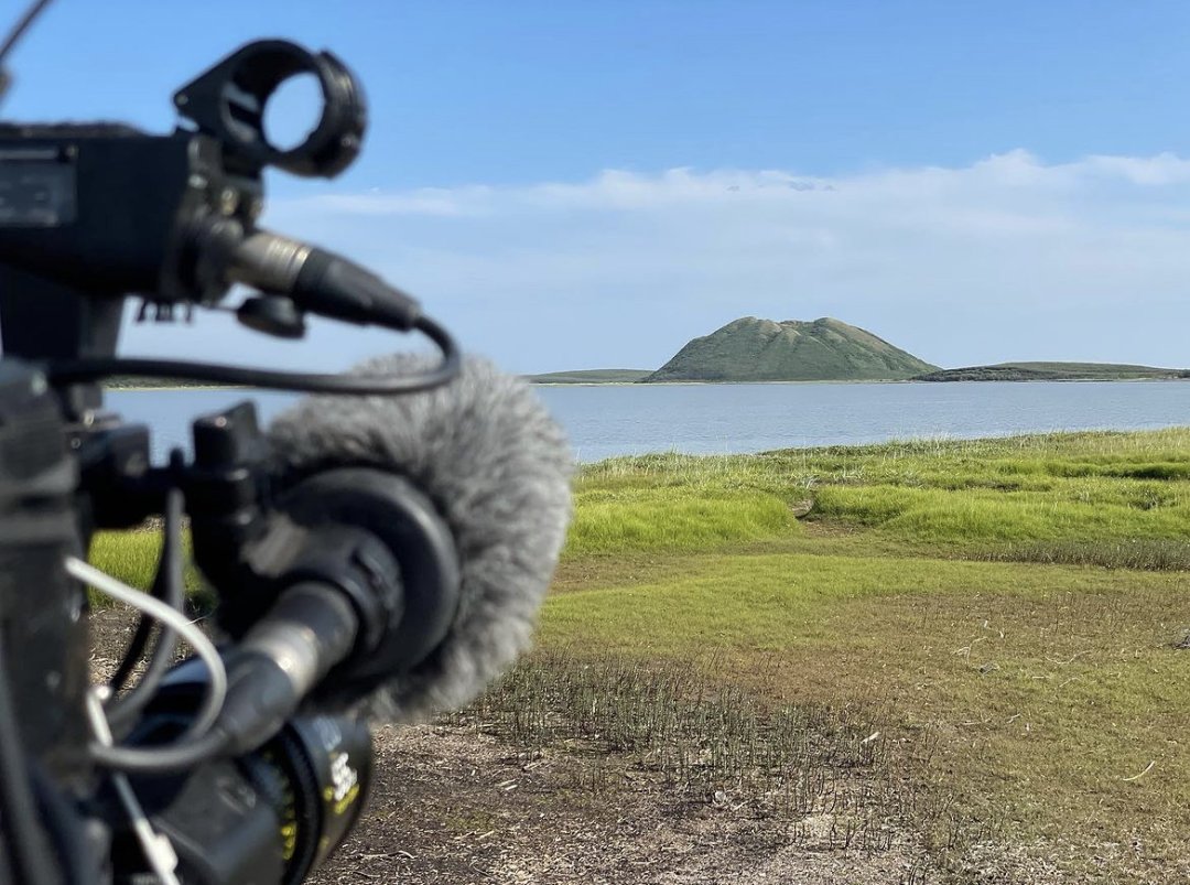 🎥 Behind the scenes: #GoingNative filming some Pingos in #Tuktoyaktuk. We have seen some beautiful locations filming! 📍 🗺Did you know you can stream seasons 1 & 2 of #GoingNativeTV from New Zealand, Australia and Canada? 📺 Start streaming today: goingnativetv.com