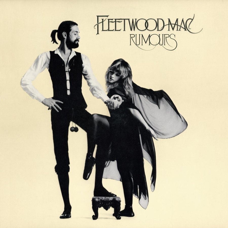 Ayer me olvidé de subir el #AlbúmDelMartes. 
Así que les propongo rescatar #Rumours de la banda británica Fleetwood Mac, un álbum de 1977. Que les ayudó a convertirse en uno de los grupos más importantes del blues anglosajón.