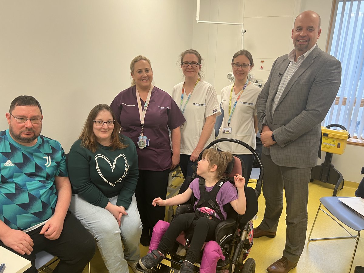 World first at Alder Hey 🌍 | Earlier this year, we performed Deep Brain Stimulation (DBS) using a new advanced device to help treat dystonia, the first time in the world this new technology has been used on a child!  1/6
