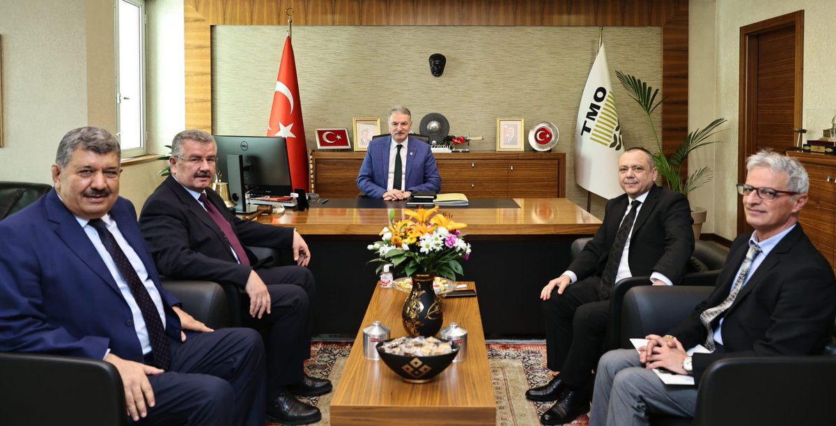 Konsey  <a href="/OfisTMO/">Toprak Mahsulleri Ofisi</a> GM Sn <a href="/Ahmet_Guldal/">Ahmet GÜLDAL</a>’ı ziyaret ederek, 25 Mayıs’ta Adana’da <a href="/AdanaBorsa/">AdanaTicaretBorsası</a> ev sahipliğinde gerçekleştireceğimiz 
‘Mısır ve Buğday Kongresi’ne desteklerinden ve ilgilerinden dolayı teşekkürlerimizi ilettik. Yeni sezon üretim ve piyasaları için istişarelerde bulunduk.