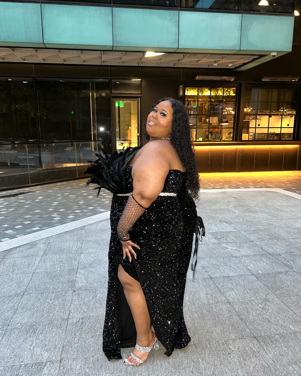 jan_monae's tweet photo. Expensive chick by design✨  
Twenty Fine will be iconic
#plussizefashion #curvy #fashionblogger #dcblogger #WashingtonDC https://t.co/RQU55sM4A4