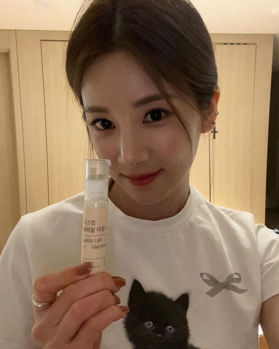 21pandarapark05's tweet photo. [mulgokizary 041724 IG update]

비타민 매일매일 잘 챙겨먹기!!!💊 #wannalab #리즈랩 #leedslab #리즈랩바이알이뮨비타민

#Apink #에이핑크 #Chorong #박초롱 #초롱 @Apink_2011 https://t.co/leMEnSVLnZ