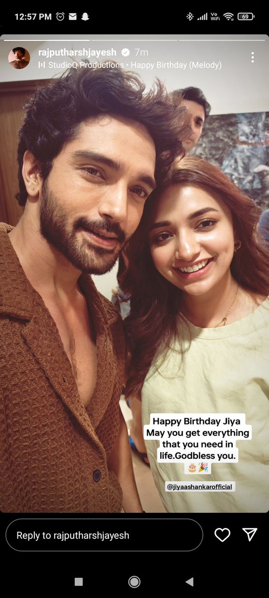 saaanjhyaar's tweet photo. Her friends wishing her on ig story 

ADORABLE JIYA’S BIRTHDAY 
#JiyaShankar https://t.co/TIIJ4Fa0ox