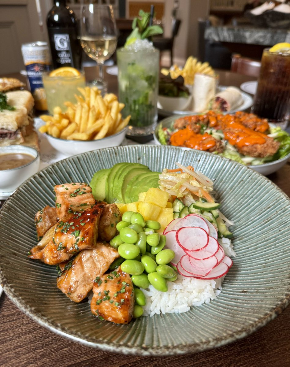 LUNCH IS SERVED 🛎️ 

Enjoy our #Lunch Menu served 
Monday to Saturday 12pm - 3pm

Including this…

#SALMON TERIYAKI #POKEBOWL
sushi rice, edamame, avocado, radish, cucumber, soused veggies &amp; grilled salmon with teriyaki sauce

MENU 
TheGrillOnTheSquare.co.uk
01925 234077