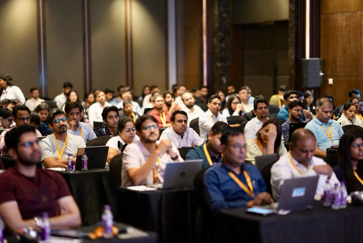 ZohoBooks's tweet photo. What a fabulous audience, you were #Delhi!
Our team had an amazing time exploring the Zoho Finance apps with our #ZFTribe whose energy was through the roof.
We hope you are all set to level up your business finance operations with the Zoho Finance apps at your aid.π
Cheers. https://t.co/rLKECNHJiH
