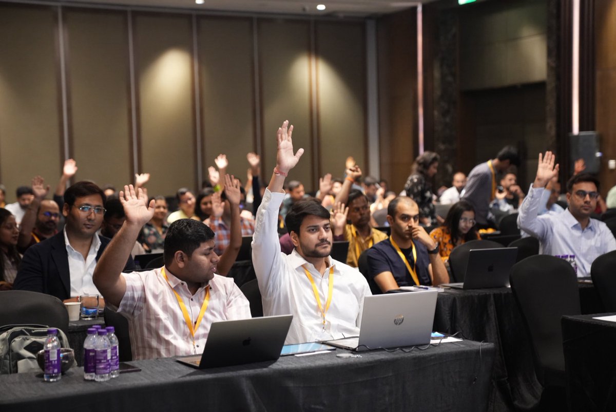 ZohoBooks's tweet photo. What a fabulous audience, you were #Delhi!
Our team had an amazing time exploring the Zoho Finance apps with our #ZFTribe whose energy was through the roof.
We hope you are all set to level up your business finance operations with the Zoho Finance apps at your aid.π
Cheers. https://t.co/rLKECNHJiH
