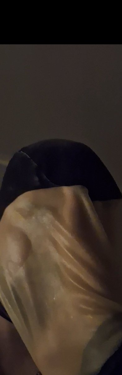 Perfectsize61's tweet photo. One of the best things I have purchased . Latex Foot hood . Slave trapped inside and forced to smell and worship my sweaty feet . They get very sweaty in the hood . #footsmother #latexhood #footworship #footslave #sweatyfeet #footfetish #soles #footjob https://t.co/rIok9Dedee
