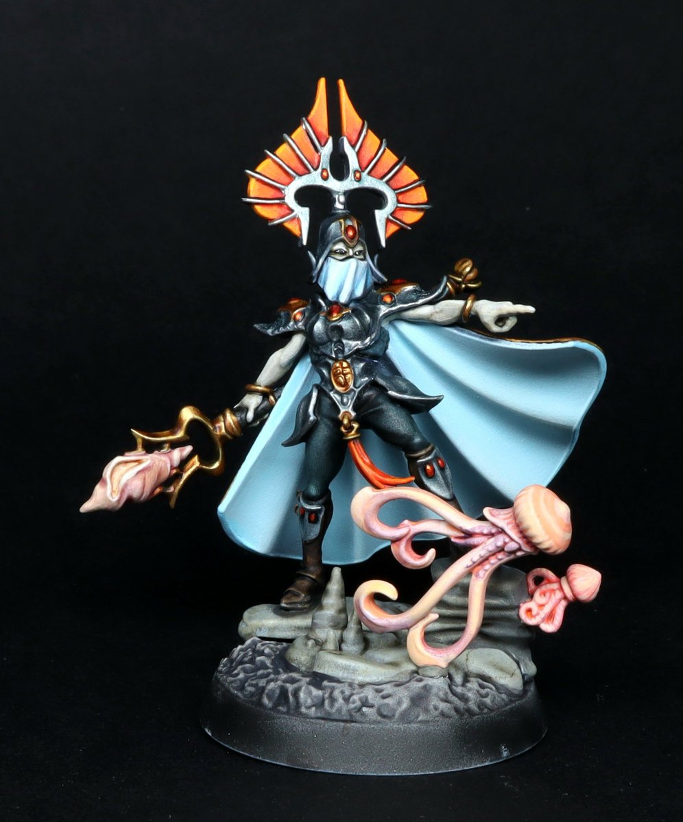 Alright enough drama, back to hobbying! I painted the leader of the #Deepkin #WarhammerUnderworlds warband months ago and forgot to post her. I absolutely love how the cape resembles a scallop shell, very cool idea. 

#warhammer #warhammercommunity #aos #ageofsigmar #miniatures