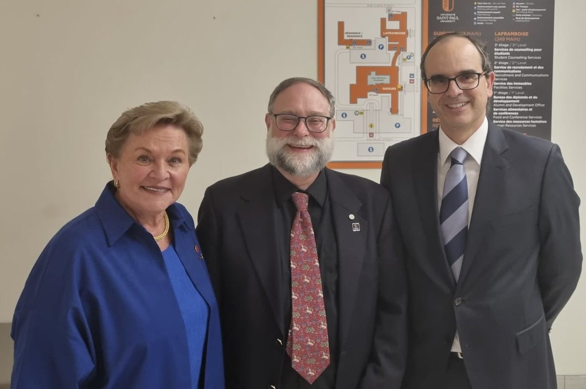 Un placer asistir a la ceremonia de instalación del nuevo Rector de la @ustpaul_ca Louis Patrick Leroux. Enhorabuena!! A pleasure to attend the installation ceremony of the new Rector of @ustpaul_ca Louis Patrick Leroux. Congratulations!! C'est avec plaisir que j'ai assisté à la