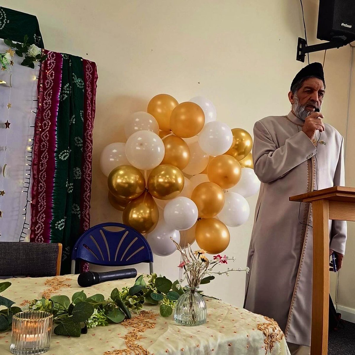 📸 In pictures: #Killingbeck White Watch were invited to an #EidParty hosted by the Hamwattan Centre in #Leeds. The charity is committed to supporting older ethnic minorities in our community. 👏🏽 Thank you for the warm welcome and opportunity to celebrate with you all ⤵️